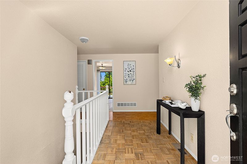 4th image of 1123 E Hemlock Street