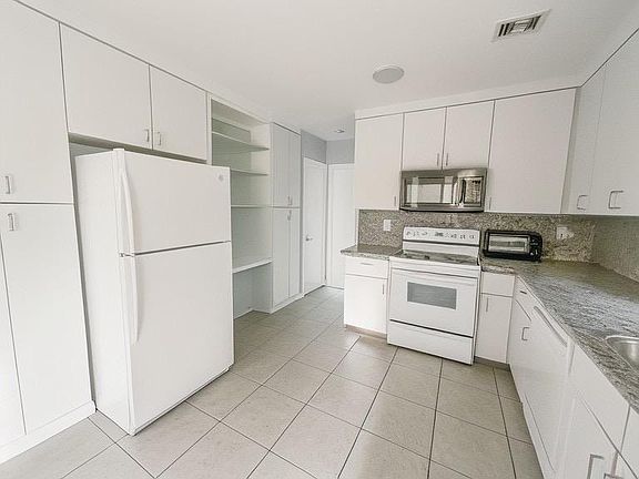 4th image of 400 Cadima Ave #0