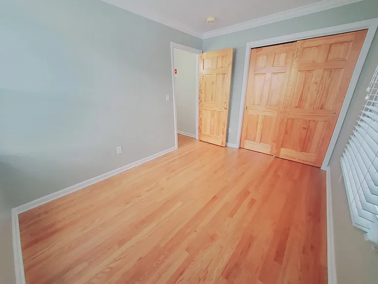 50 Oxford Ct #2 — Photo 4
