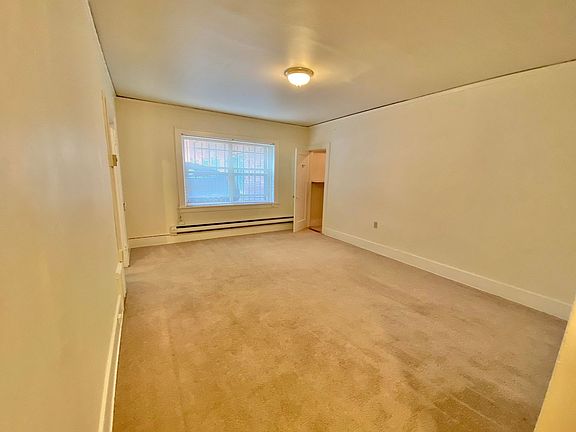 3rd image of 516 E Union St APT 3