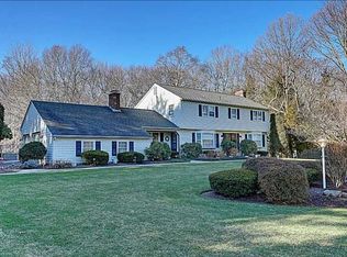 2 Crystal Ct, East Greenwich, RI 02818