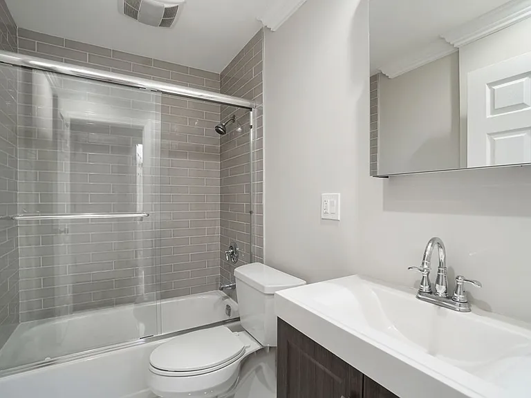 841 Parker St #202 — Photo 4
