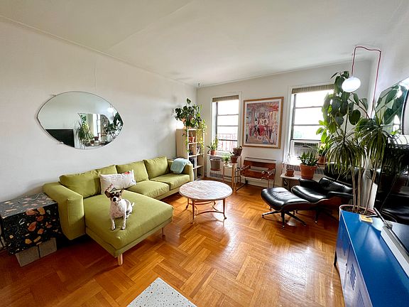 4th image of 909 E 29th St APT 6F