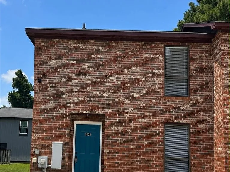 1422 Tangora Ln — Photo 1