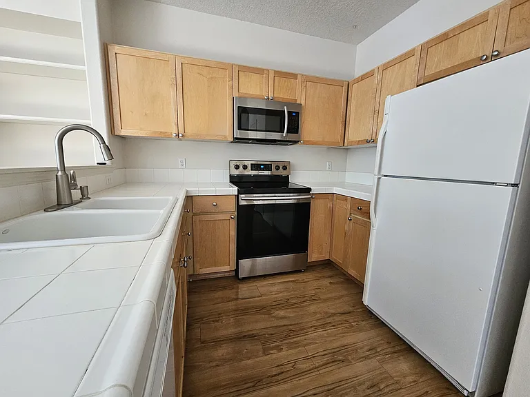 6261 SW 208th Ter — Photo 17