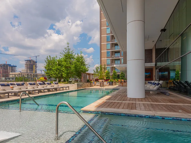 Nove at Knox — Photo 11