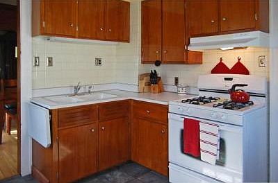 5th image of 1131 Hoyt Ave W