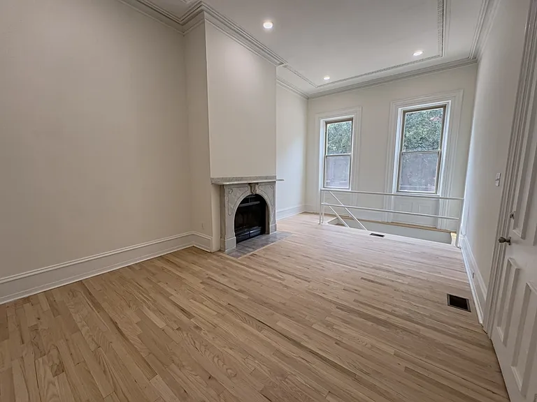 1703 Green St #1 — Photo 7