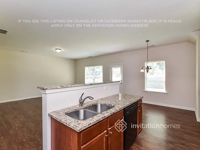 439 Village Broad St — Photo 8