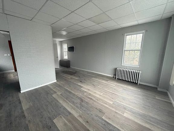 3rd image of 1011 Bennett St