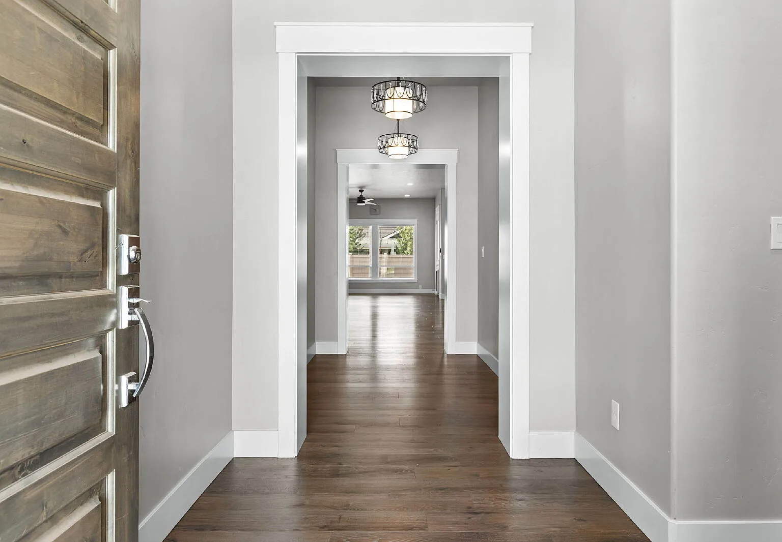 4 bed, 3.0 bath, 3264 sqft, $4,200 — Photo 4
