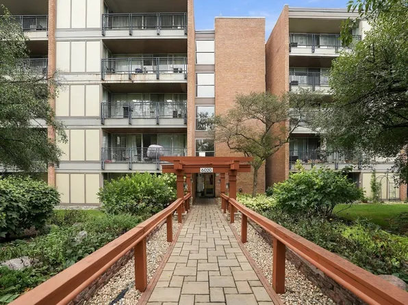 6020 Oakwood Dr APT 4A, Lisle, IL 60532