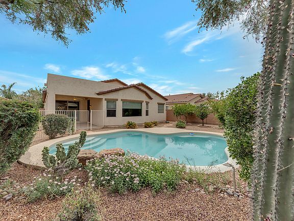 2nd image of 946 E La Costa Pl