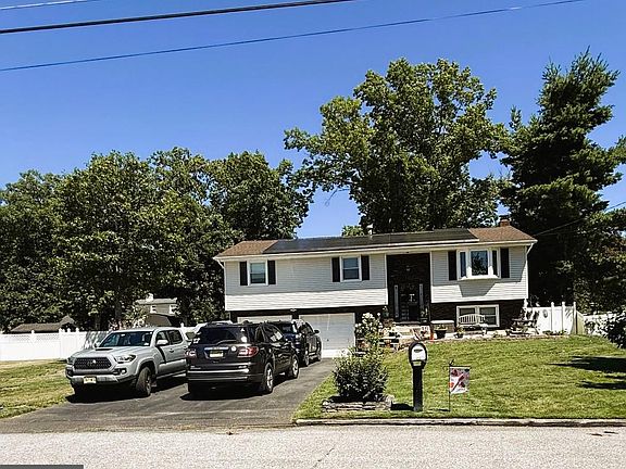2nd image of 1629 Dolly Dr