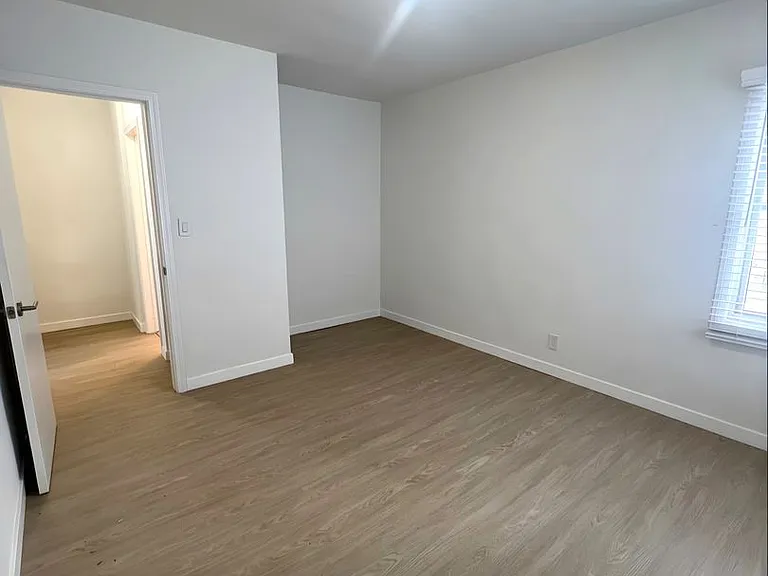 5760 Morley St — Photo 6