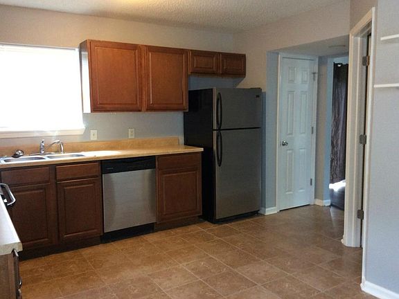 4th image of 10650 Sterling Apple Dr