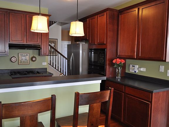 4th image of 1227 Bradley Cir