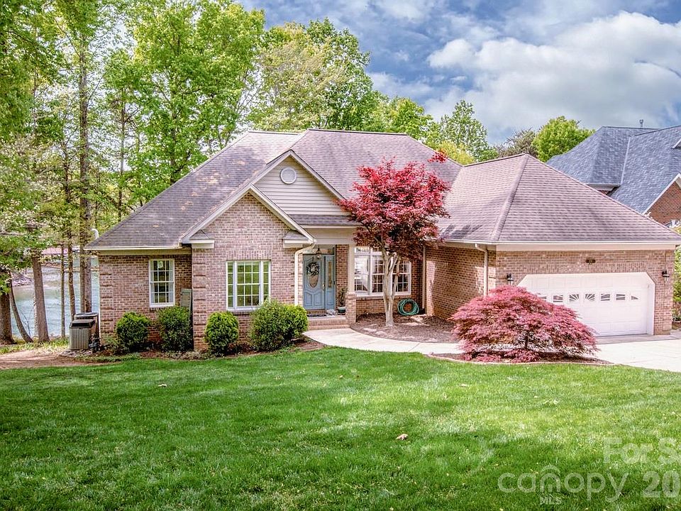 1st image of 239 Pinnacle Shores Dr