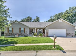 653 Big Bend Dr, Wentzville, MO 63385