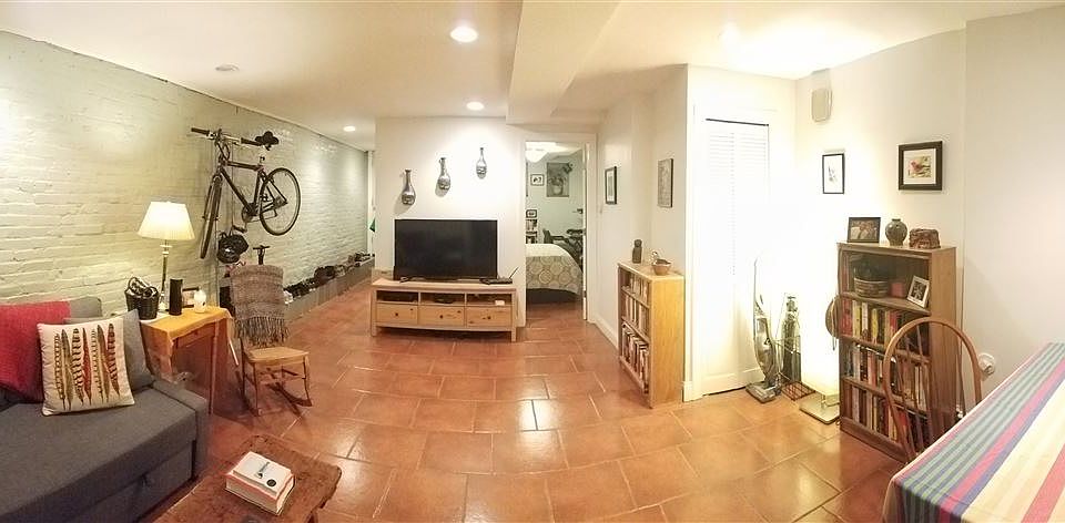 LIVING ROOM SPACE
