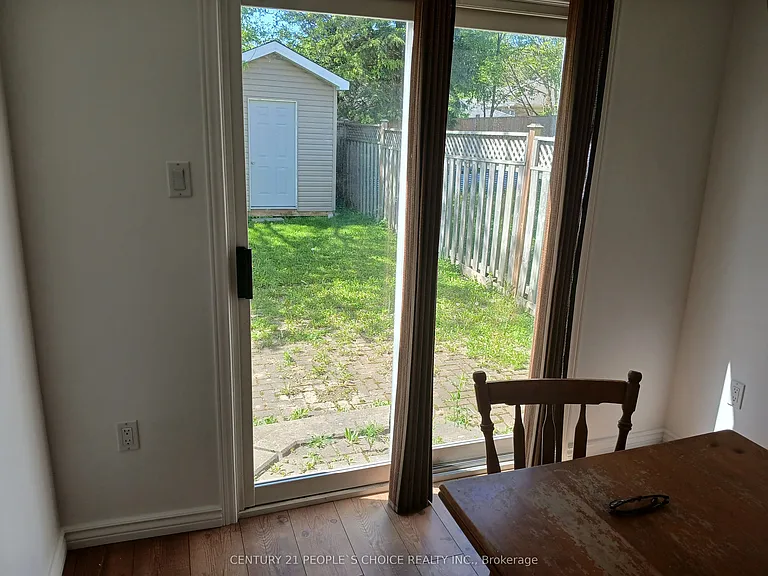 31 Moss Pl — Photo 6