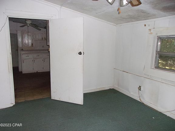 4th image of 304 Moore Ln