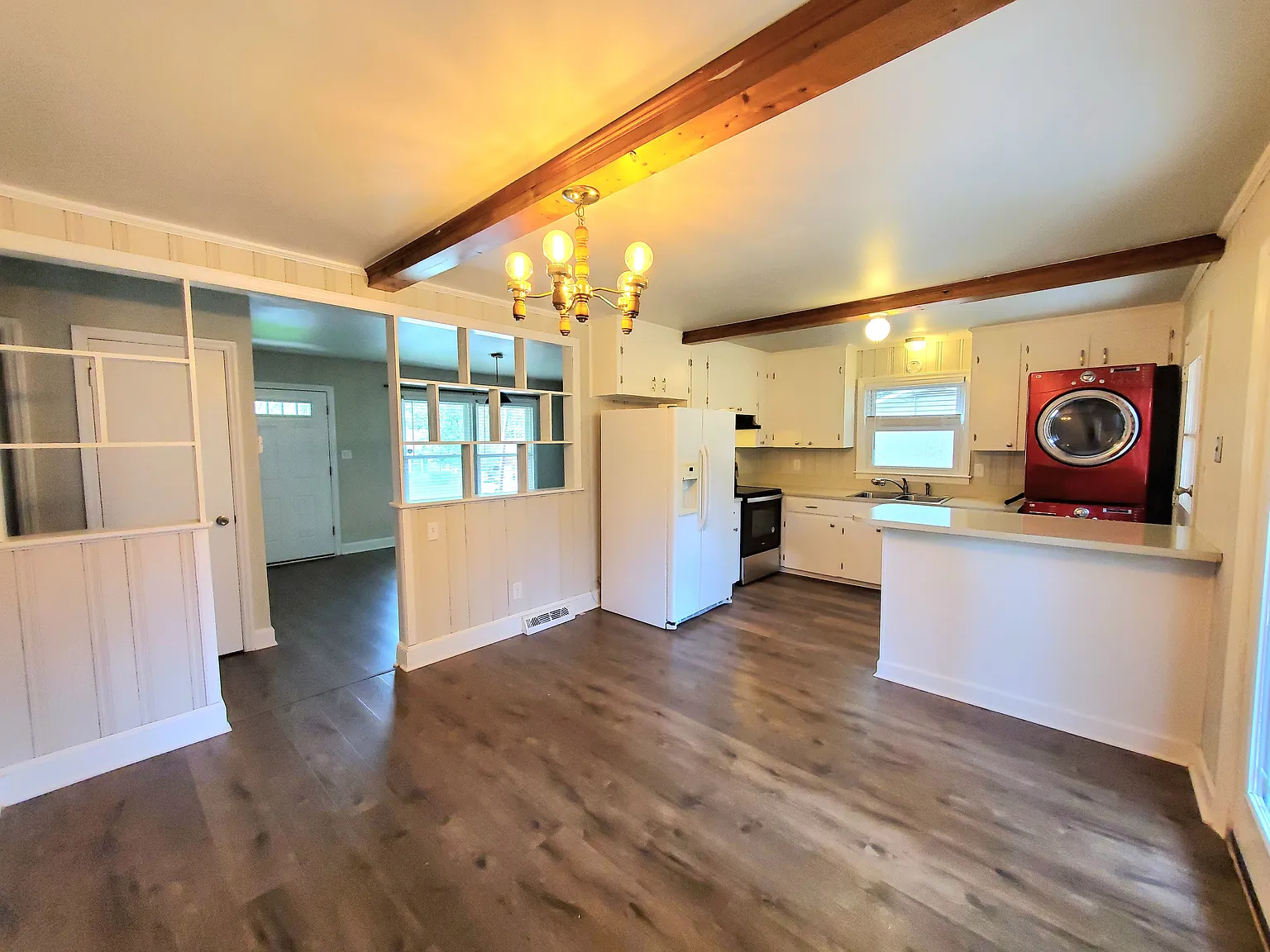3 bed, 1200 sqft, $1,695 — Photo 1