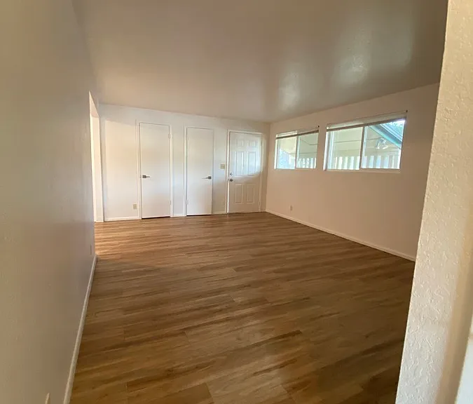 2557 W Targee St — Photo 2
