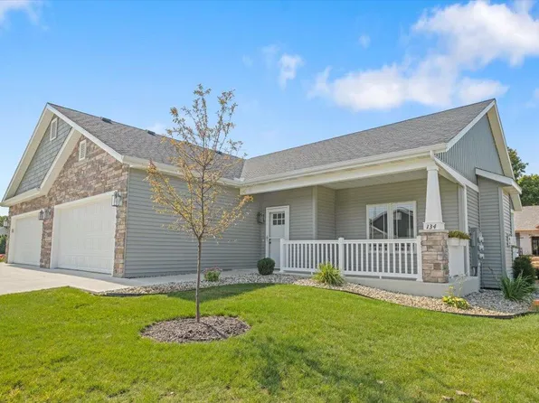 134 Lexington Pointe Dr, Niles, MI 49120