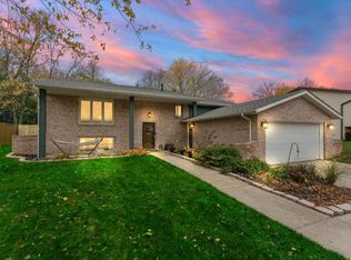1724 Green Meadow Ln, Chesterton, IN 46304