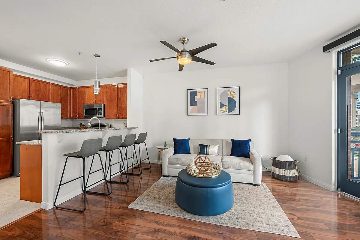 1 bed, 606 sqft, $4,000 — Photo 3