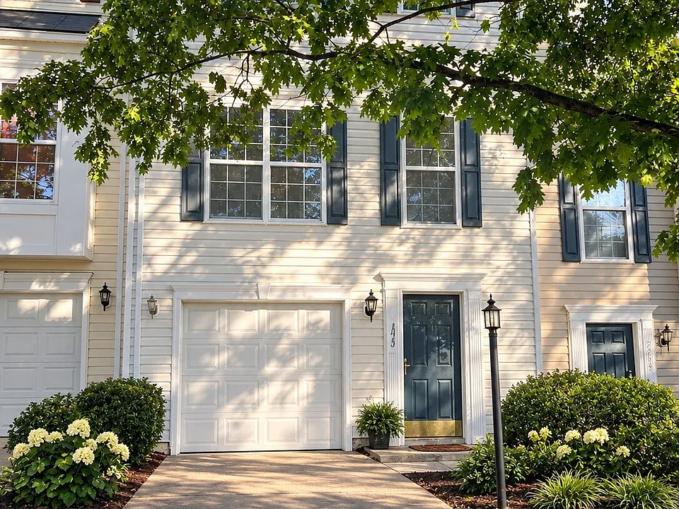 2265 Forsythia Dr
