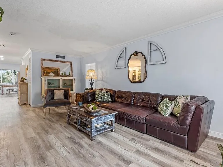 1330 Snell Isle Blvd NE #4 — Photo 3