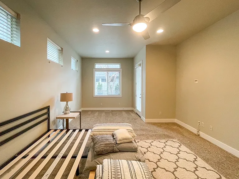 307 E Grove Creek Ln — Photo 33