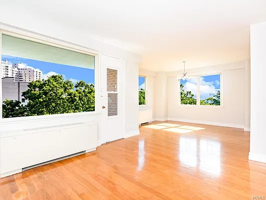 Sold by Re/Max In The City | media 2