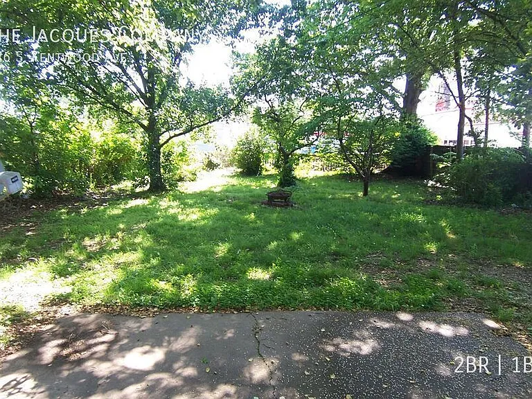 726 S Kentwood Ave — Photo 11