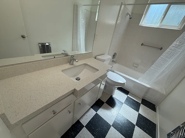 7530 Lexington Ave #4 — Photo 11