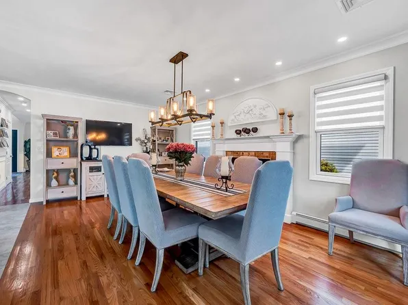 629 Marcy Avenue image 8 of 37