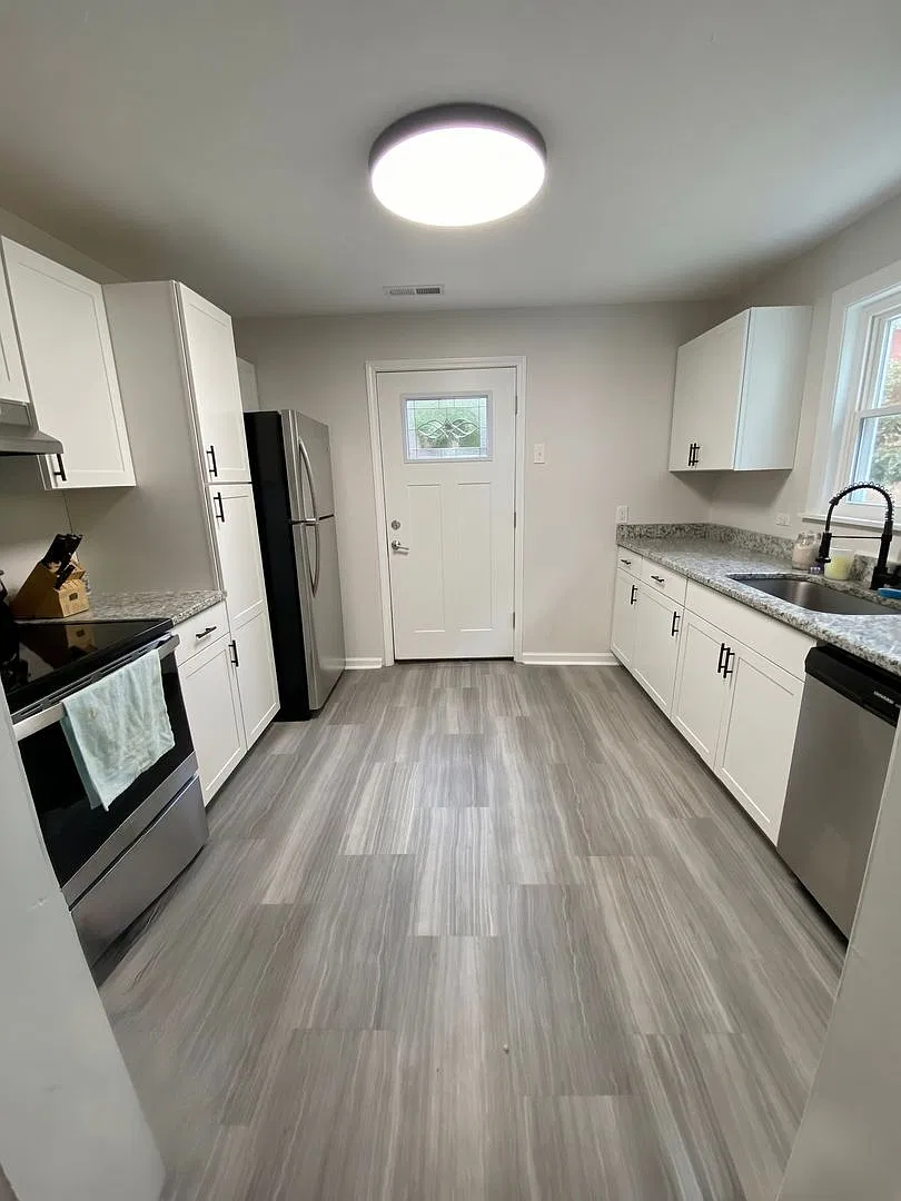 5 Bed/2 Bath Seconds From UC Main Campus Only $675/pp ($3375/mo) — Photo 4