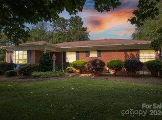 622 Powell Rd NE, Lenoir, NC 28645