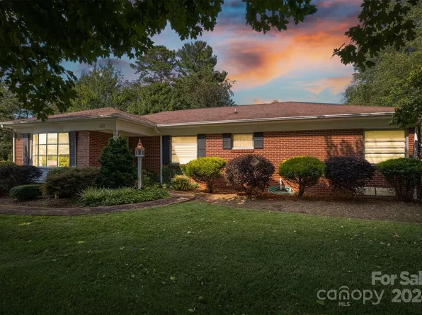 622 Powell Rd NE, Lenoir, NC 28645