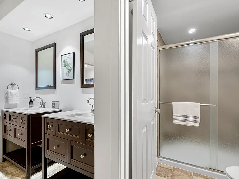 7930 SE 34th St #401 — Photo 16