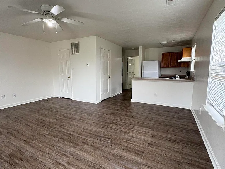 2016 Cornerstone Dr #2 — Photo 3
