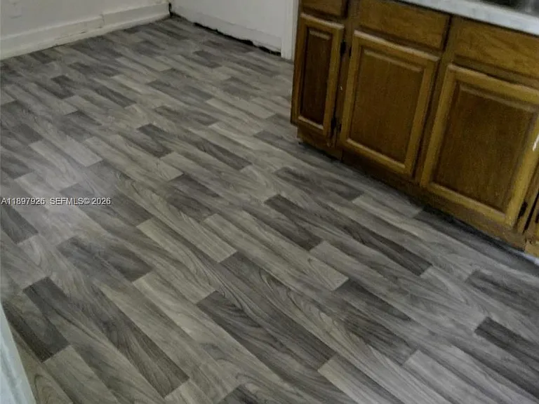 2748 Broadway Ave — Photo 19