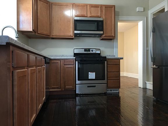 3rd image of 2693 Hampshire Rd