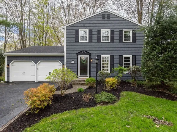 3024 Stevenage Dr, Baldwinsville, NY 13027