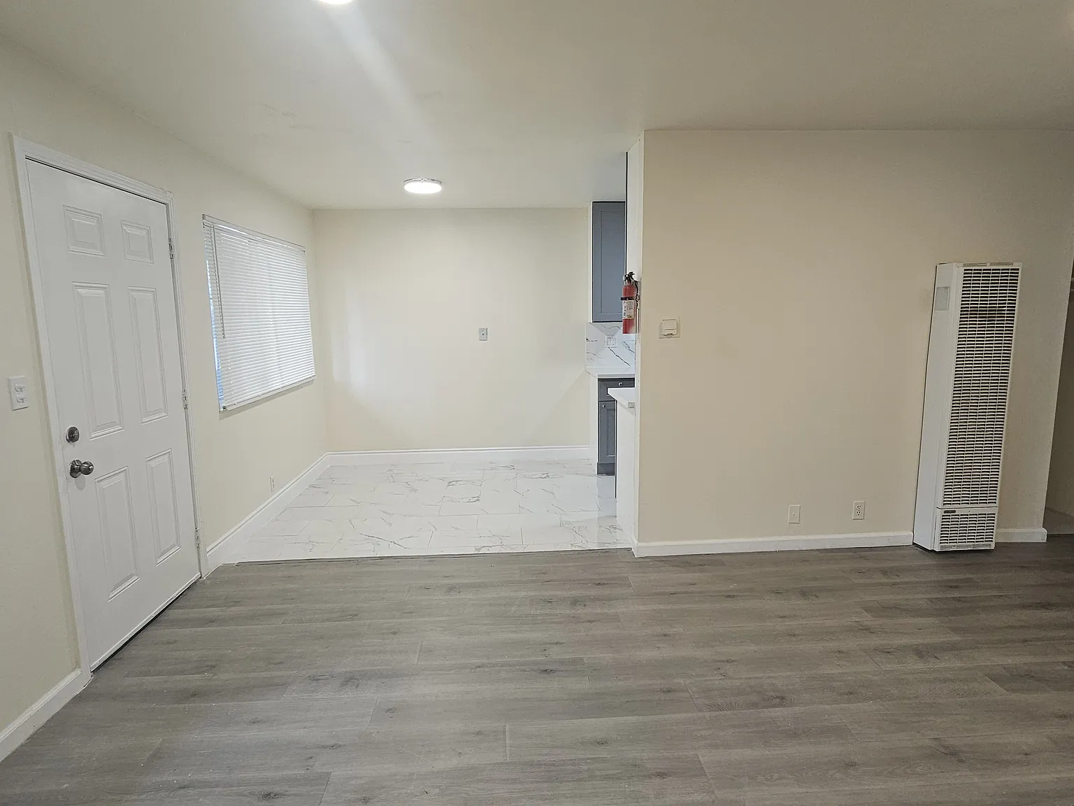 2 bed, 900 sqft, $2,100 — Photo 3