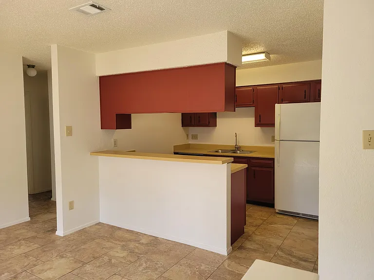 12206 Dundee Dr #SIDE A — Photo 4