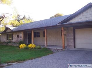 220 S Walnut St, Greenville, MI 48838