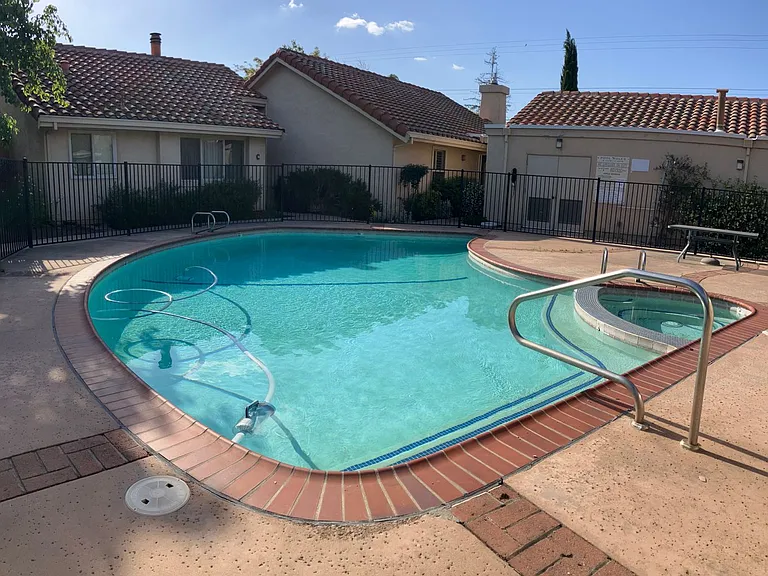 1855 Scenic Dr #F — Photo 17